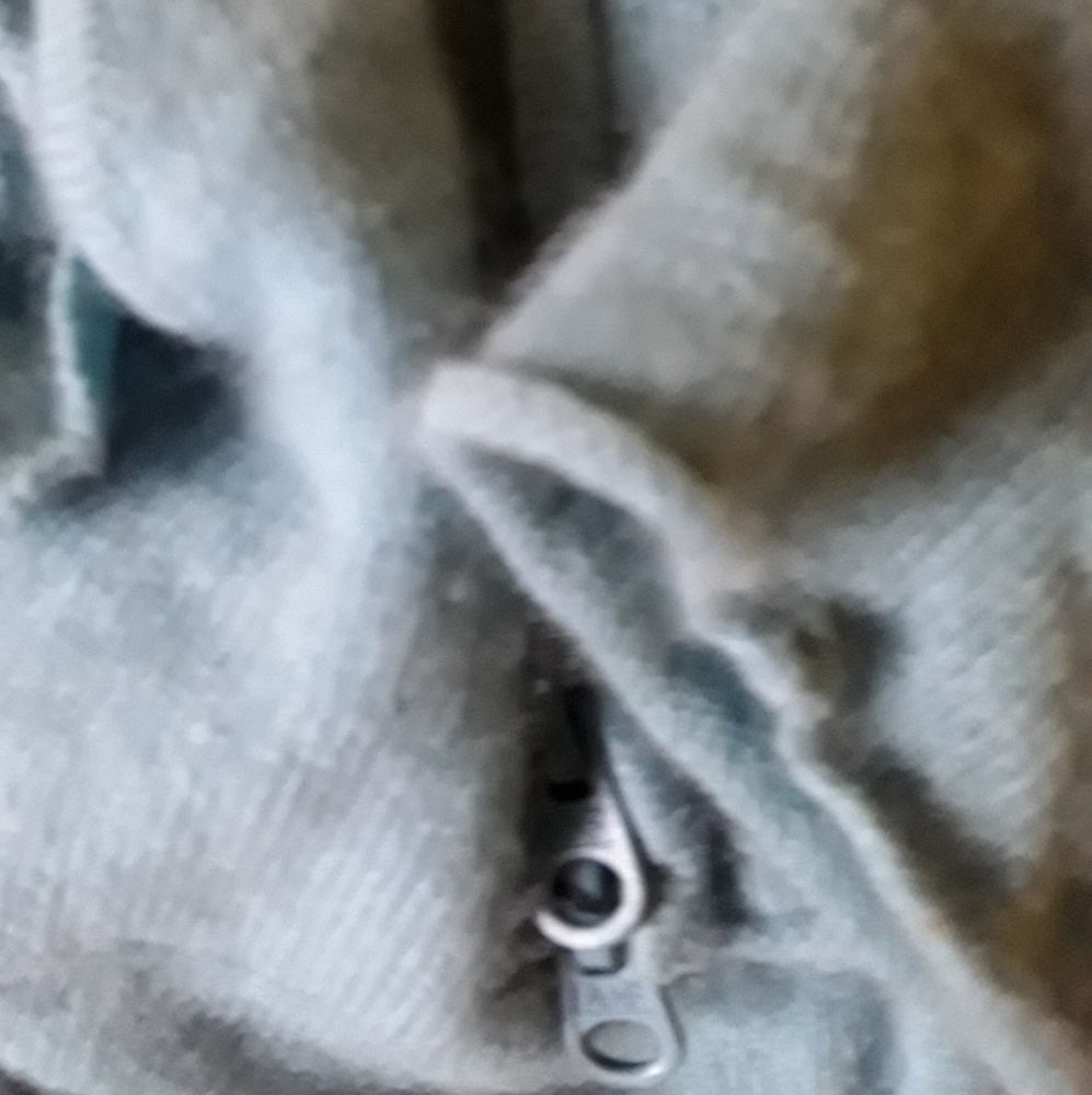 Zip up - Picture 2 of 4